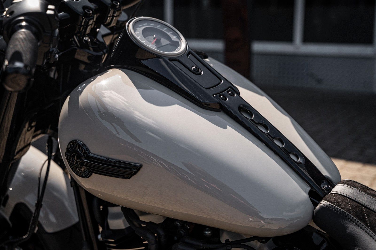 Fahrzeugabbildung Harley-Davidson DARK FAT BOY FLFBS 114 MY24 -JEKILL&HYDE-