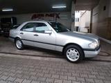 Mercedes-Benz C 200Classic/Automatik/Klima/Alu/Schiebedach - gebrauchte Mercedes-Benz C 200 aus dem Jahr 1996