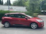 Renault Clio IV Grandtour Intens 1,2 TCe/KAMER/BOSE/NAVI - Renault Clio mit Benzin-Antrieb: Kombi, 1.2