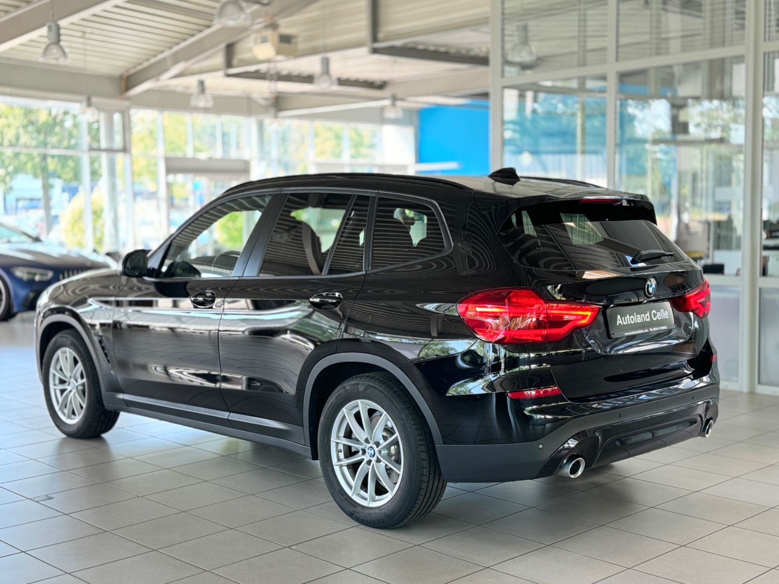 Fahrzeugabbildung BMW X3 xD20d HiFi Komfort Sport Individual Leder LED