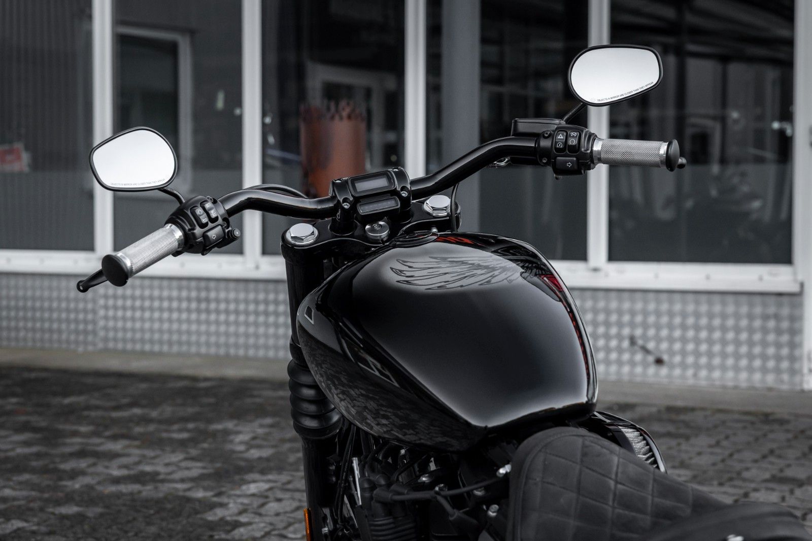 Fahrzeugabbildung Harley-Davidson FXBBS STREET BOB Softail 114 CUI - JEKILL&HYDE