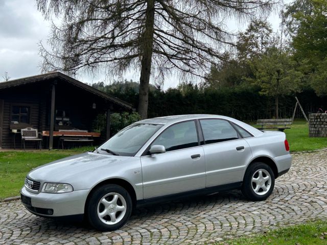 Audi A4 1.8 125PS Limousine Quattro,5Gang,Klima