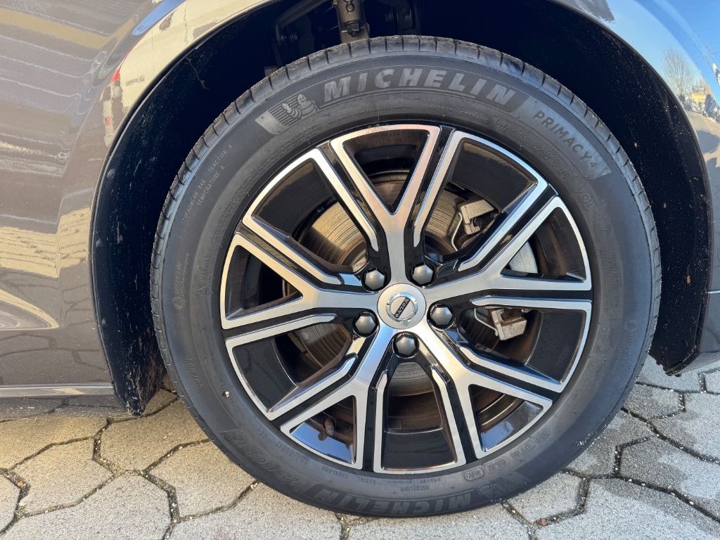 Fahrzeugabbildung Volvo V60 B3 B DKG Core+ACC+Kamera+LED