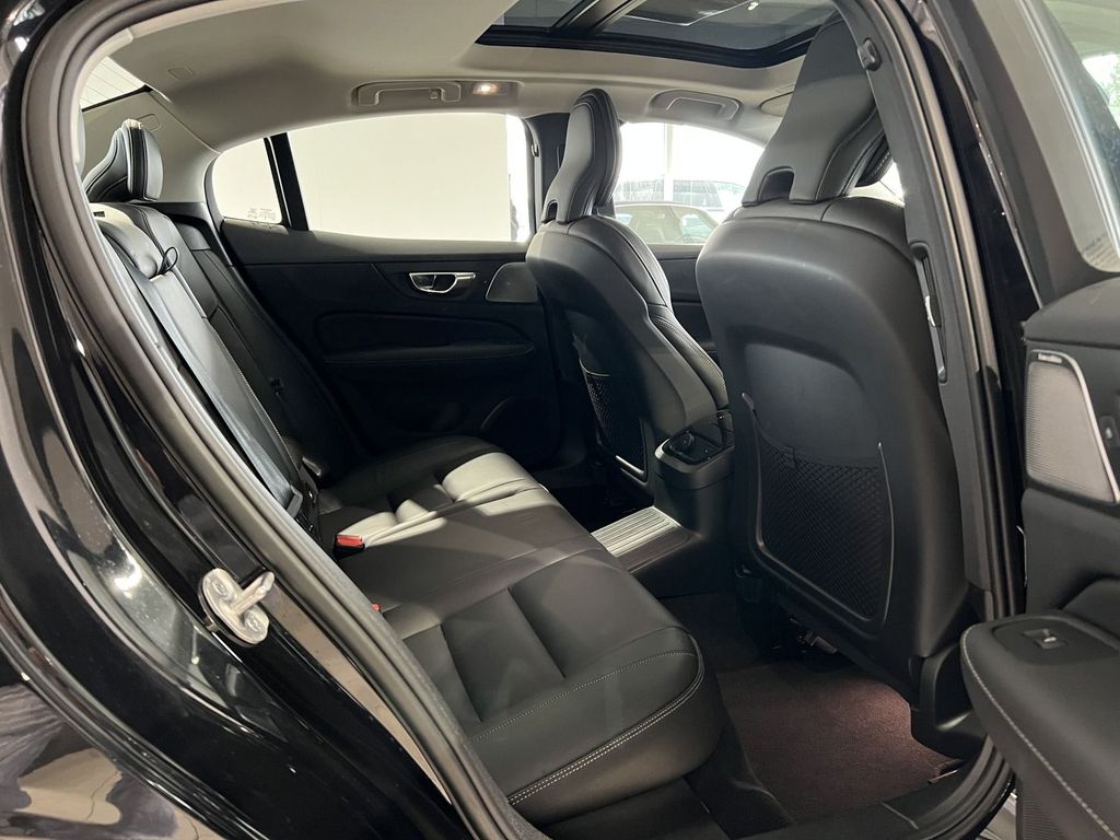 Volvo S60 T8 Ultimate Dark Recharge AWD B&W Massage