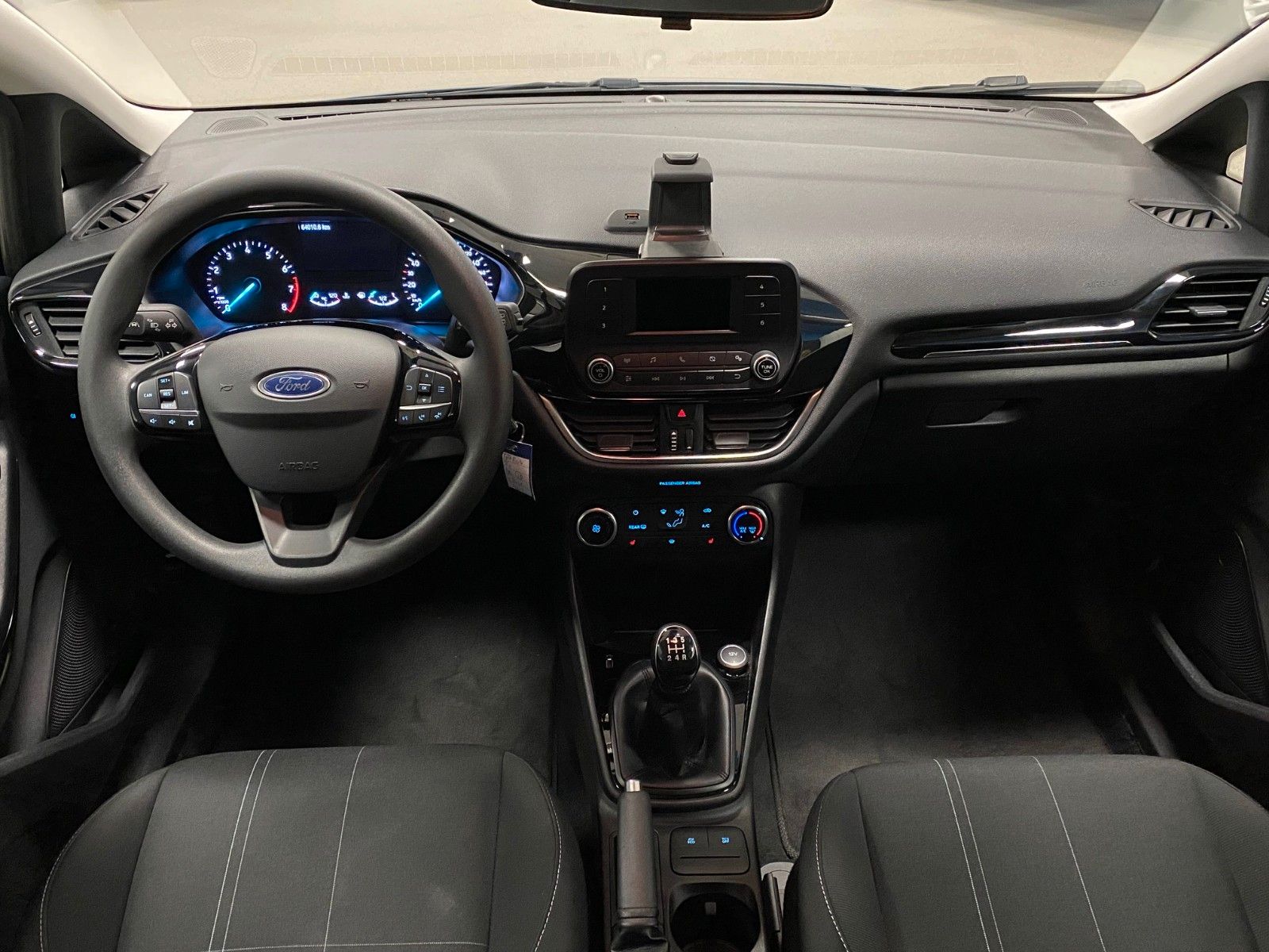 Fahrzeugabbildung Ford Fiesta 1,1 Trend+BLUETOOTH+SITZHEIZUNG+ALLWETTER