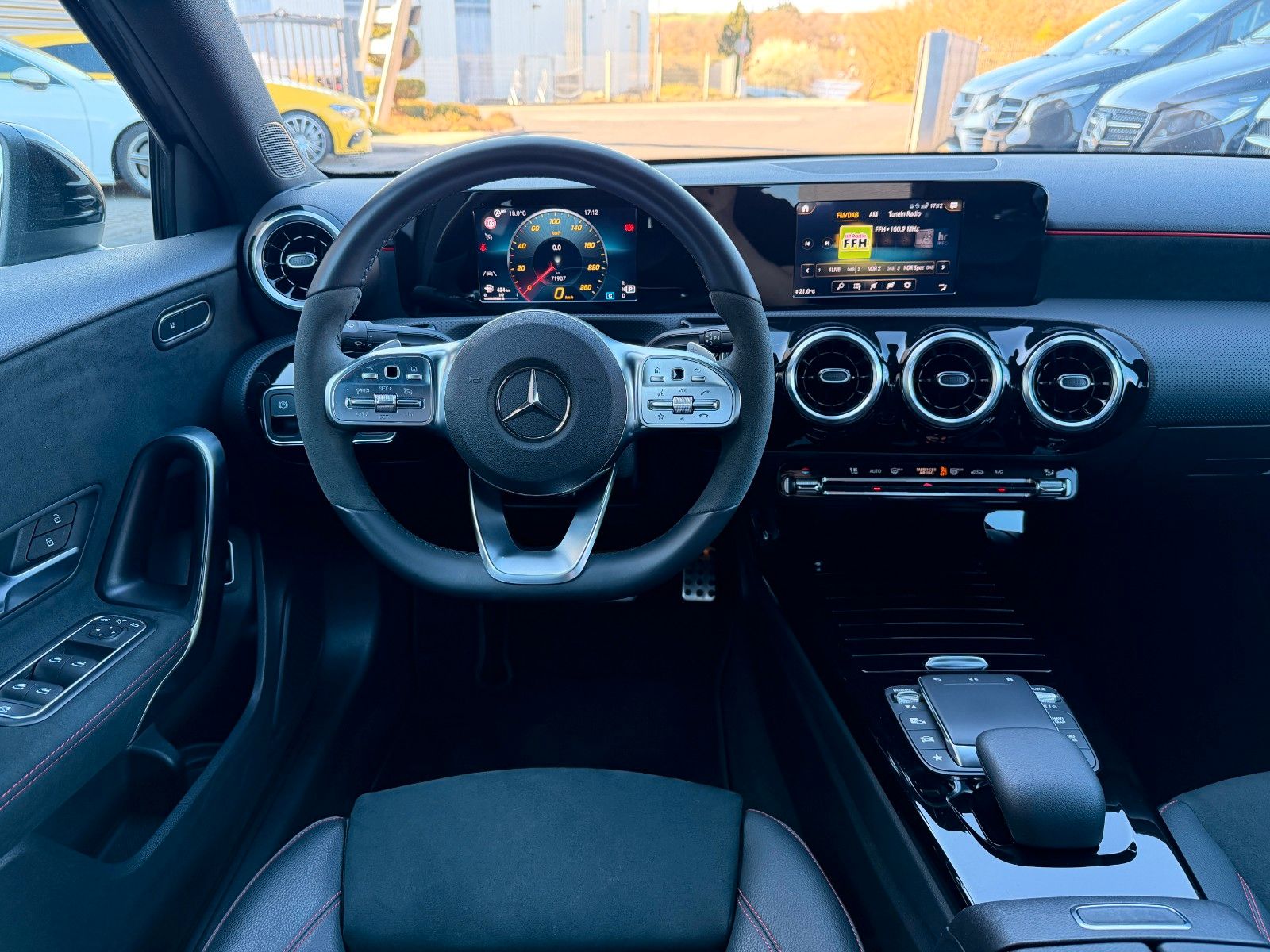 Fahrzeugabbildung Mercedes-Benz A 220 d 4 MATIC AMG Night+LED+DAB+Carplay+19"