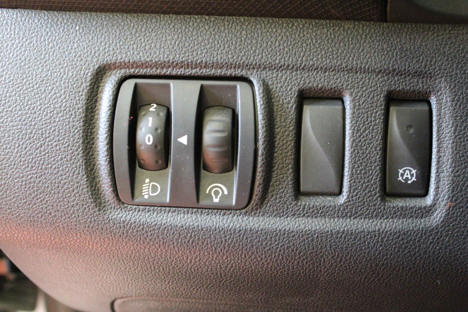 Fahrzeugabbildung Renault Clio TCe 90 IBose Edition *Navi*Klima*PDC*