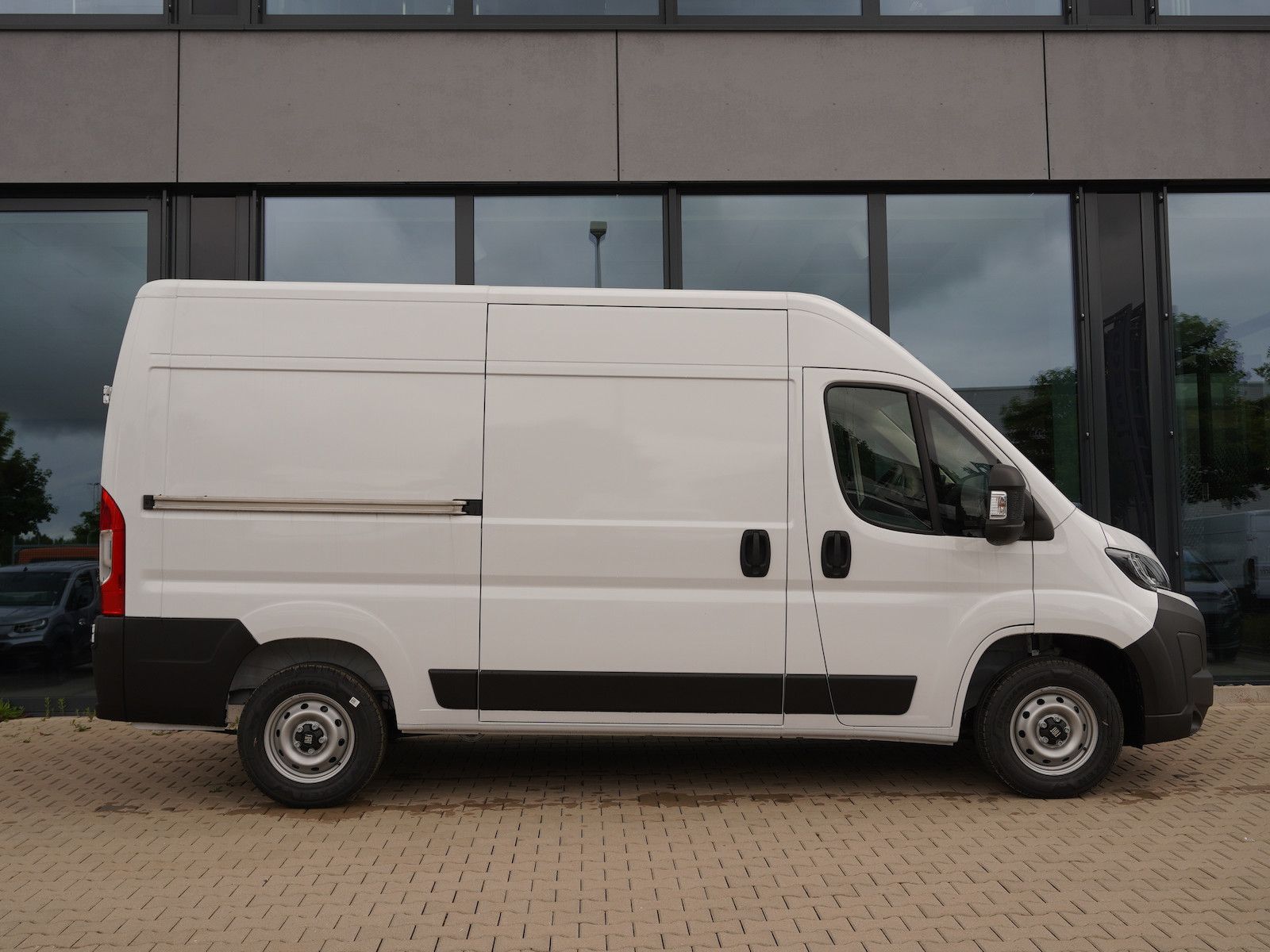 Fiat Ducato L2H2 / GDP Pharmaausbau CSA (15-25 Grad) imagem 3