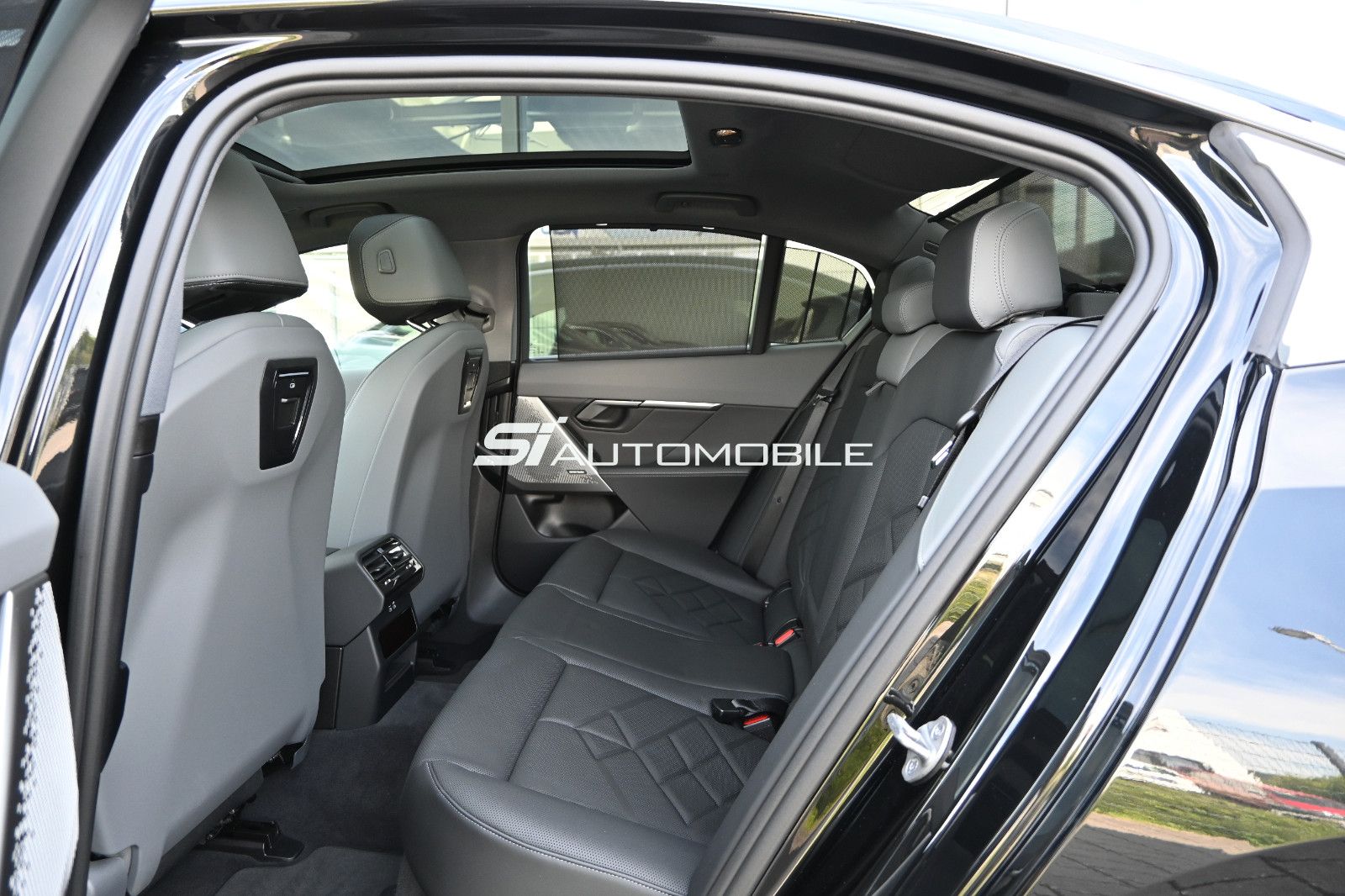 Fahrzeugabbildung BMW 520d xDr. °ACC°Merino°STANDHEIZ°360°PANO°SITZBEL