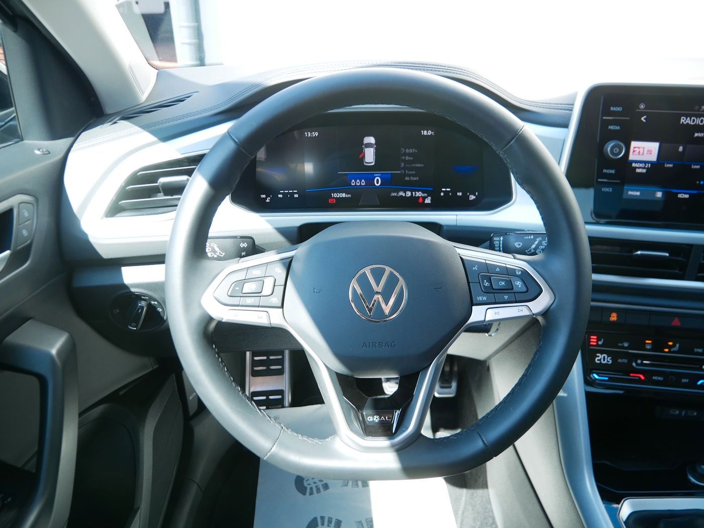 Fahrzeugabbildung Volkswagen T-Roc 1.0 TSI GOAL NEU37T AHK ACC SHZ+LHZ Allwet