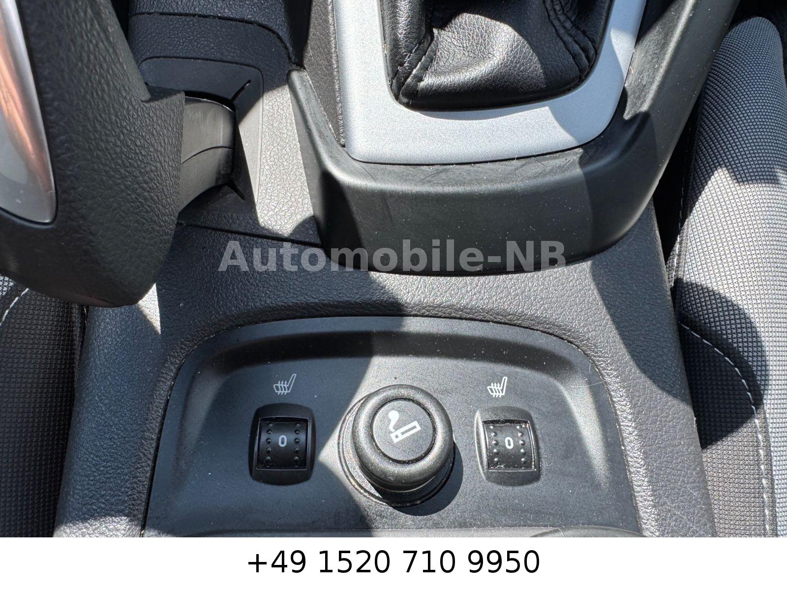 Ford Focus 2012 — photo 16