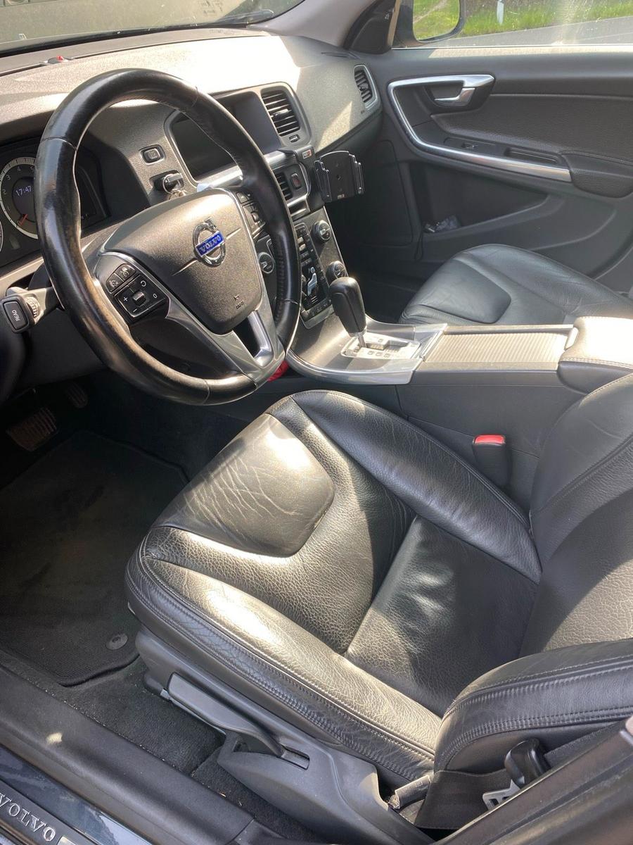 Volvo V60 2011 — photo 9