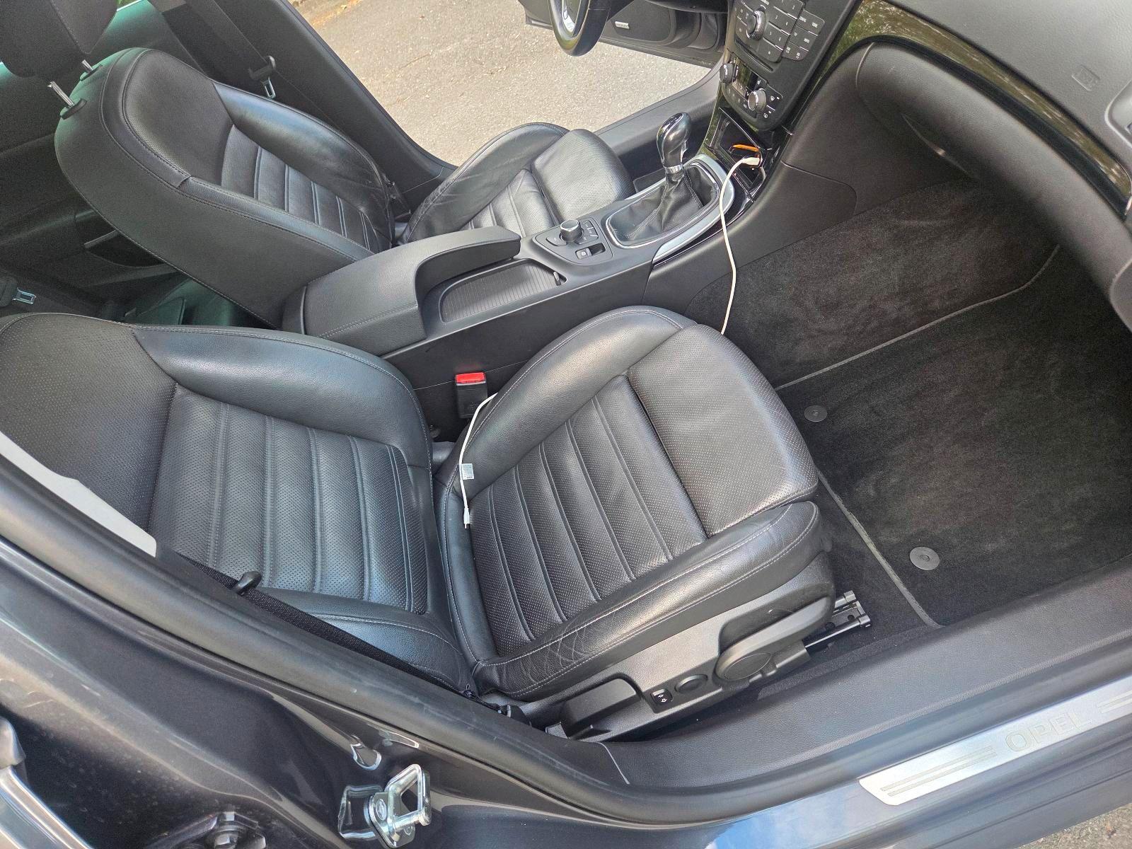 Opel Insignia 2010 — photo 10