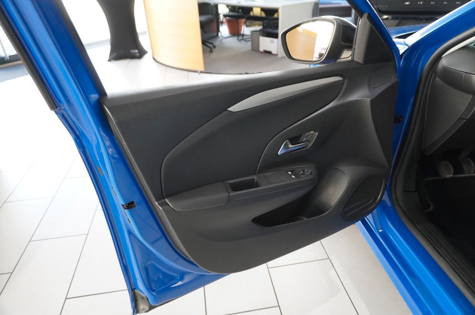 Fahrzeugabbildung Opel Corsa F 1.2 EDITION NAVI/KAMERA/TEMP./PDC/DAB+