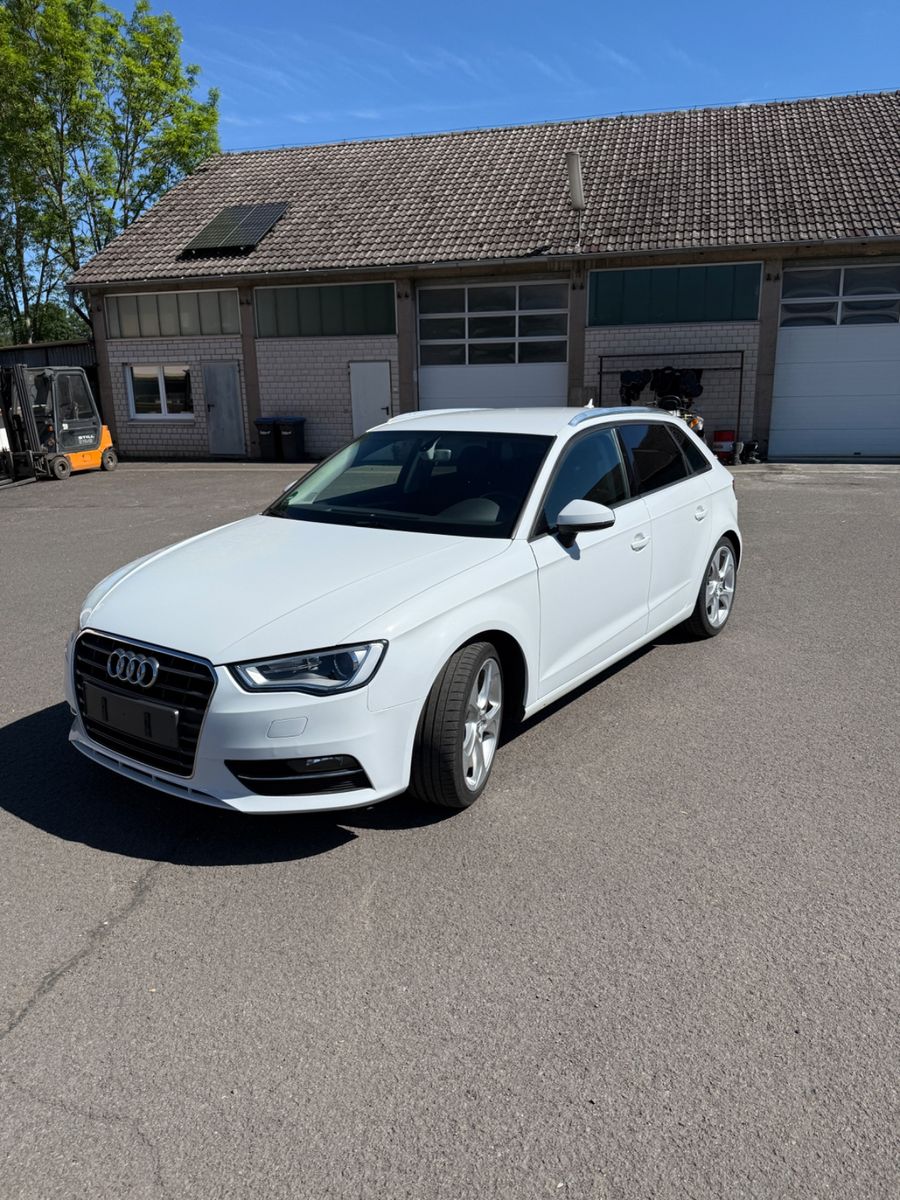 AUDI A3 1.4 TFSI Sportback, BREMSE&amp;KUPPLUNGSSATZ NEU