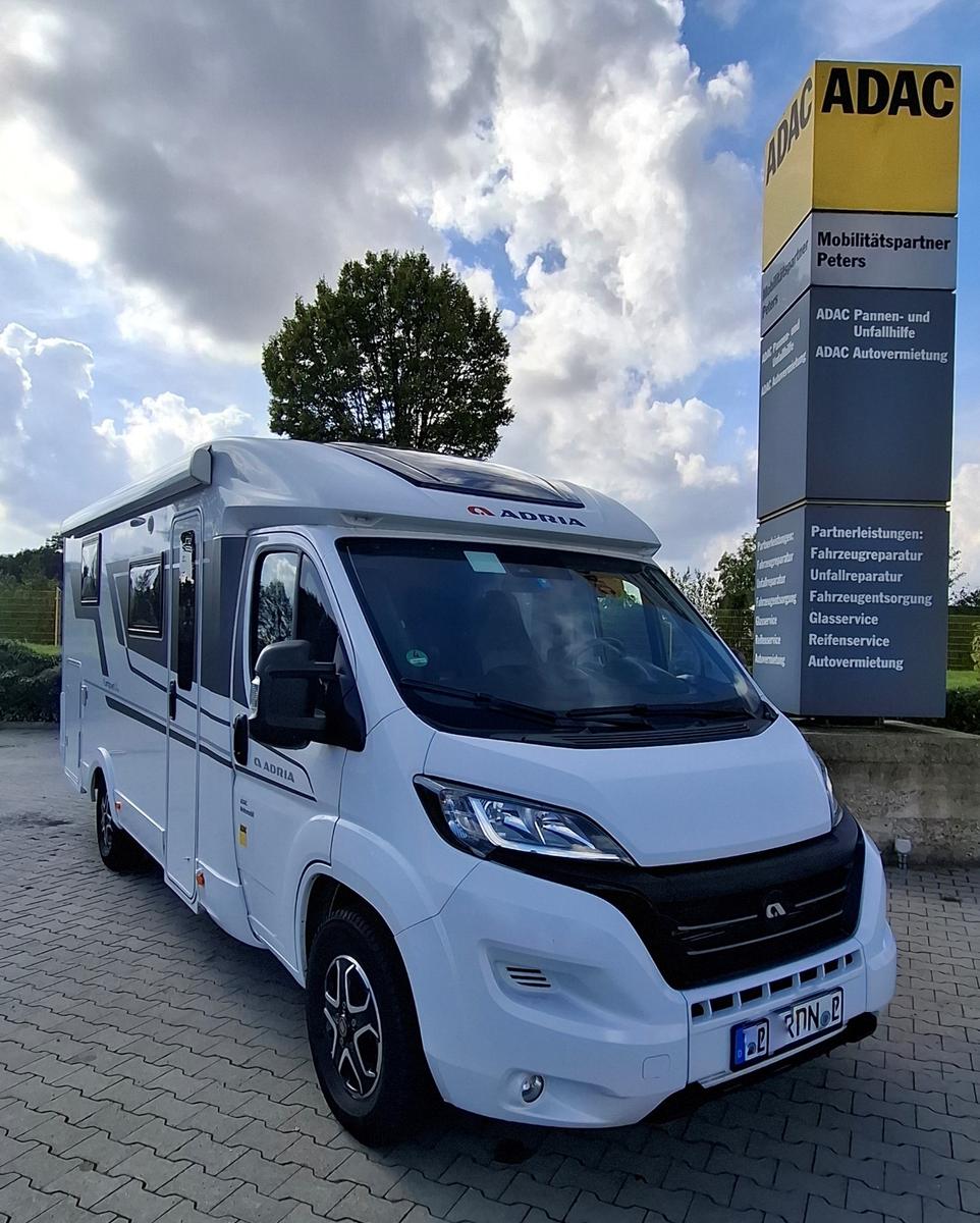 Adria Compact Plus SC mit Queensbett
