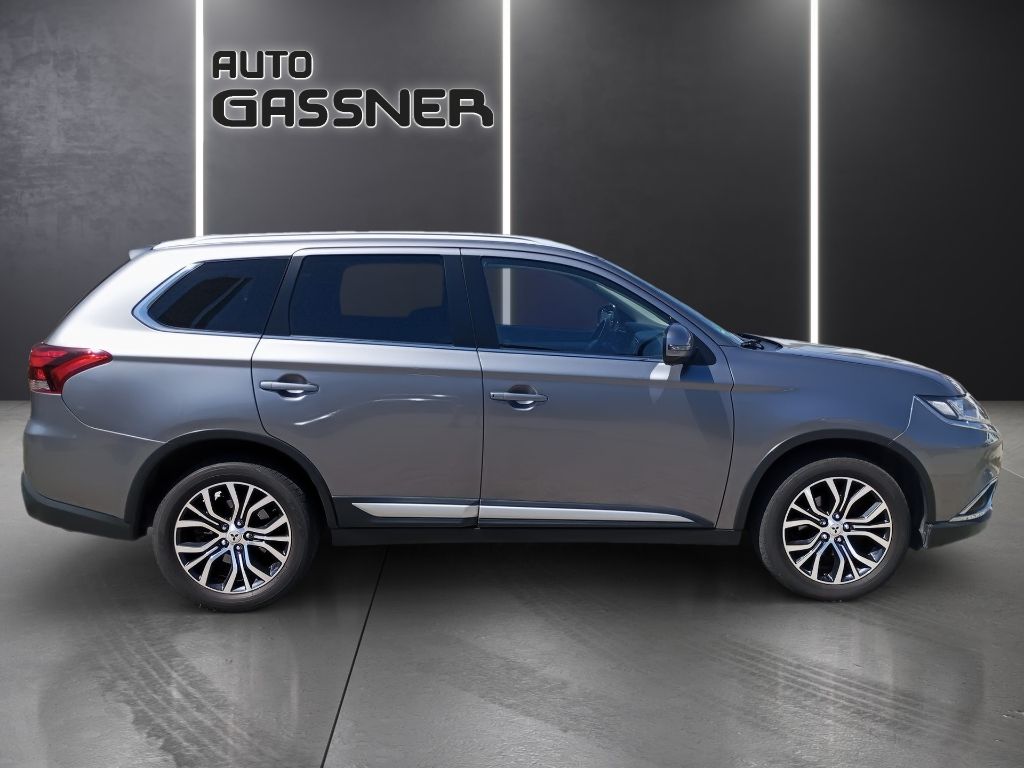 Fahrzeugabbildung Mitsubishi Outlander PLUS 2.2 DI-D 4WD 7-Sitzer AHK WKR