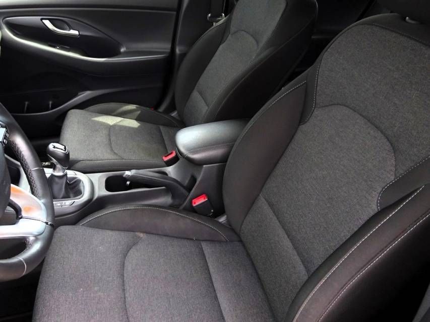 Fahrzeugabbildung Hyundai i30 Kombi 1,5 T-GDI 48V-Hybrid Edition 30