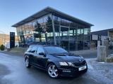 Skoda Octavia Combi RS 230 PS DSG *AHK* - Skoda Octavia: Ps