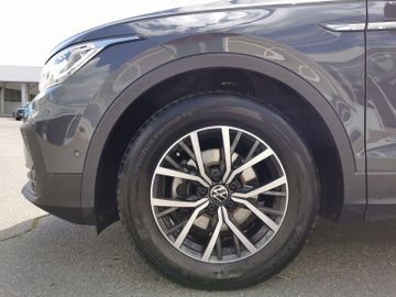Volkswagen Tiguan - 9