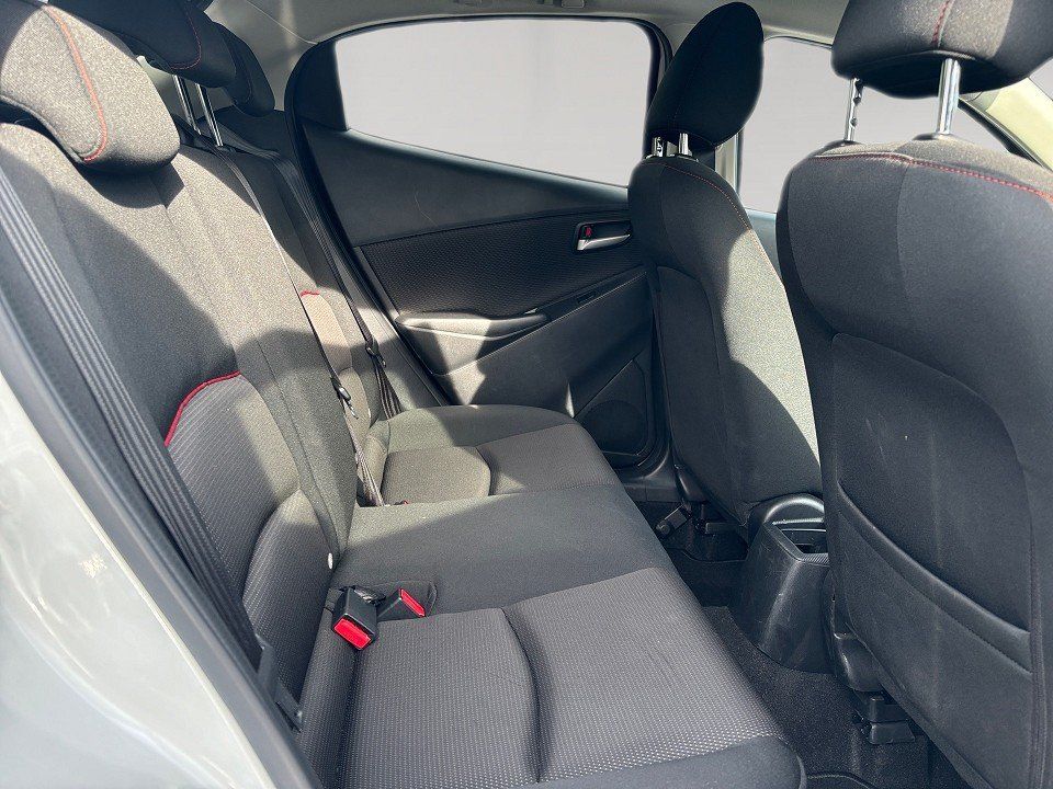 Fahrzeugabbildung Mazda 2 1.5i 90PS 6AG HOMURA TOU-P2