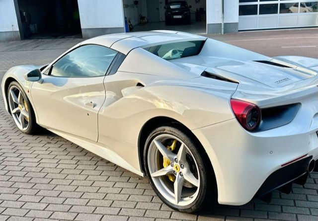 Fahrzeugabbildung Ferrari 488 Spider*Lift*NAV*Racing*RFK*MWST