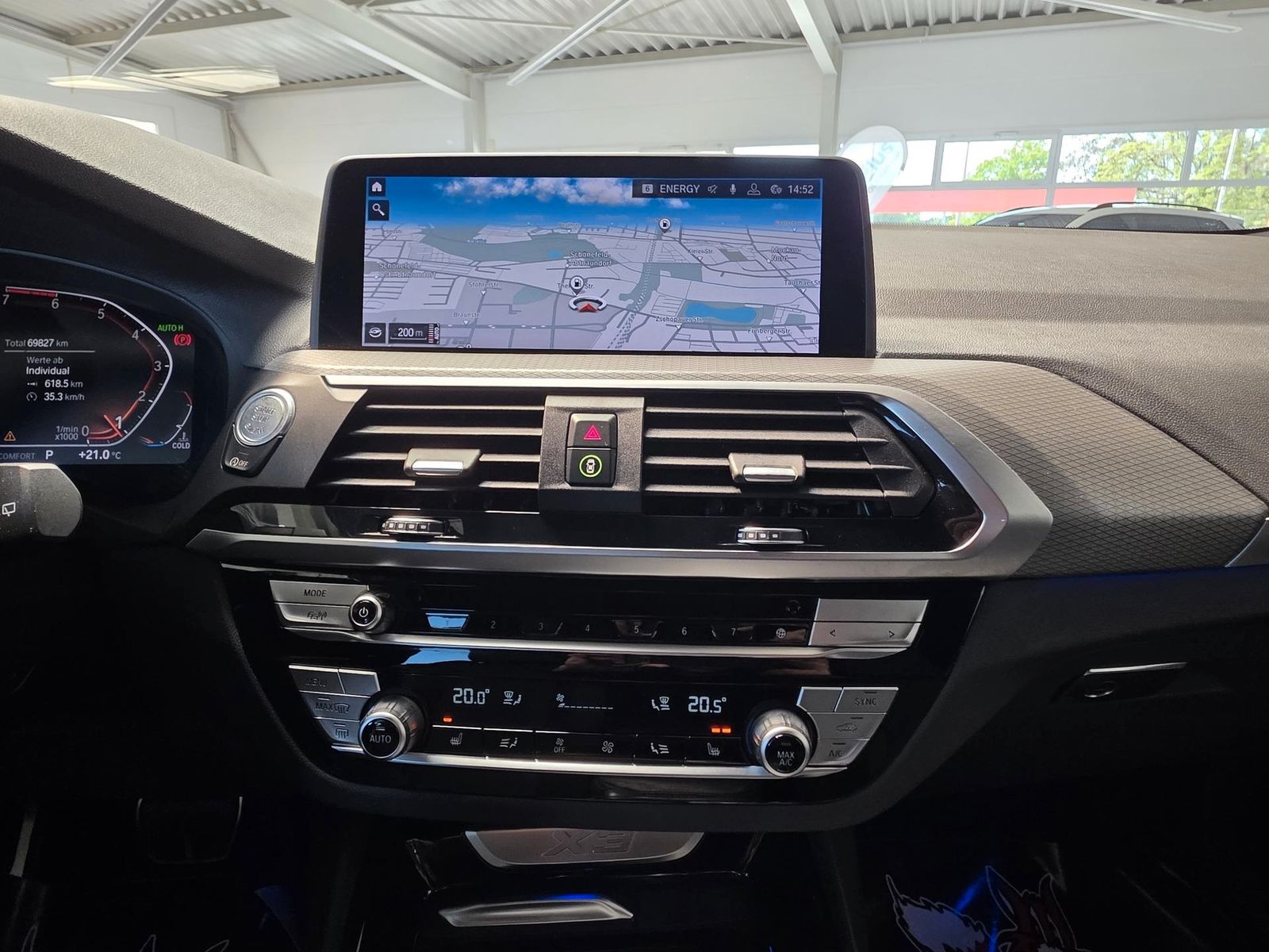 Fahrzeugabbildung BMW X3 xDrive 30i M Sport Shadow/HuD/Harman/StHz/Ahk