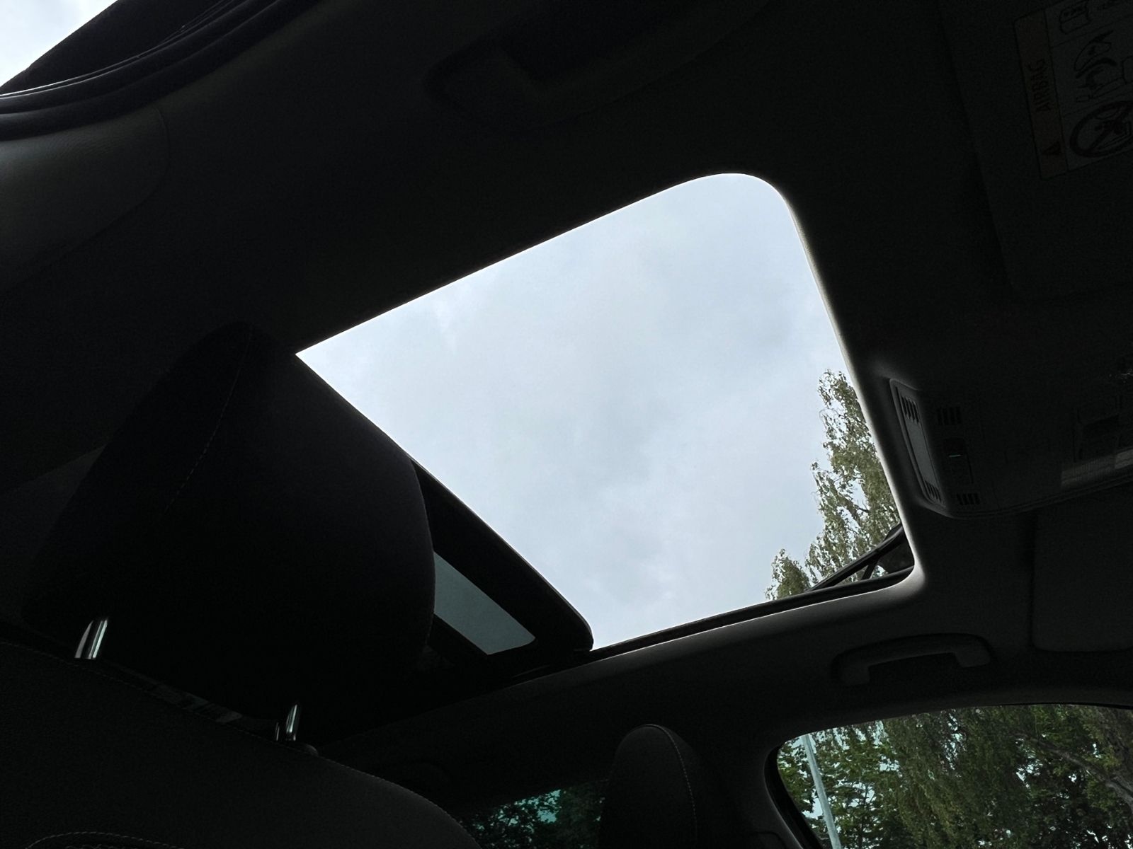 Fahrzeugabbildung SKODA Superb Combi Style 2.0 TDI DSG *AHK,LED,Pano,ACC