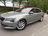 Skoda Superb Lim. Style/LEDER/ACC/PANOR/KAMERA/AHK - Skoda Superb: Limousine