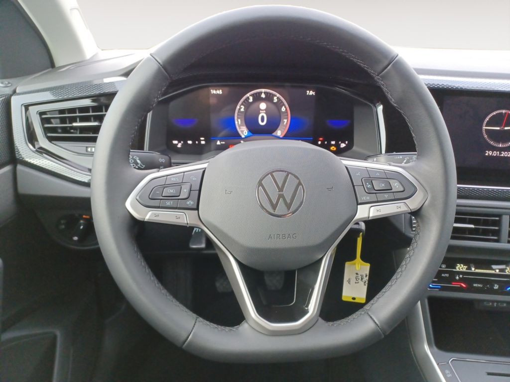 Fahrzeugabbildung Volkswagen Polo 1.0 Life Navi, NSW, Shzg, Climatronic, WR