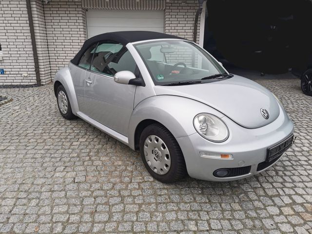 Volkswagen New Beetle Cabriolet 1.6 Schmuckstück von Mutti