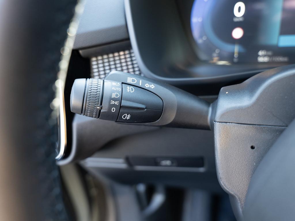 Volvo XC40 B3 Plus Dark SHZ LED NAVI MEMORY H/K 360°