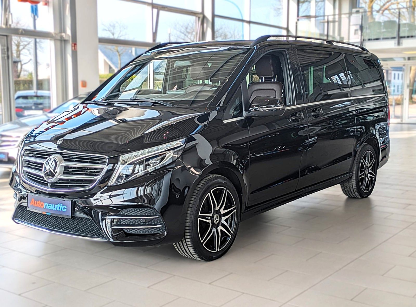 Fahrzeugabbildung Mercedes-Benz V 250d AMG 4M LANG 6 SITZE VIP SHUTTLE MEGAVOLL!