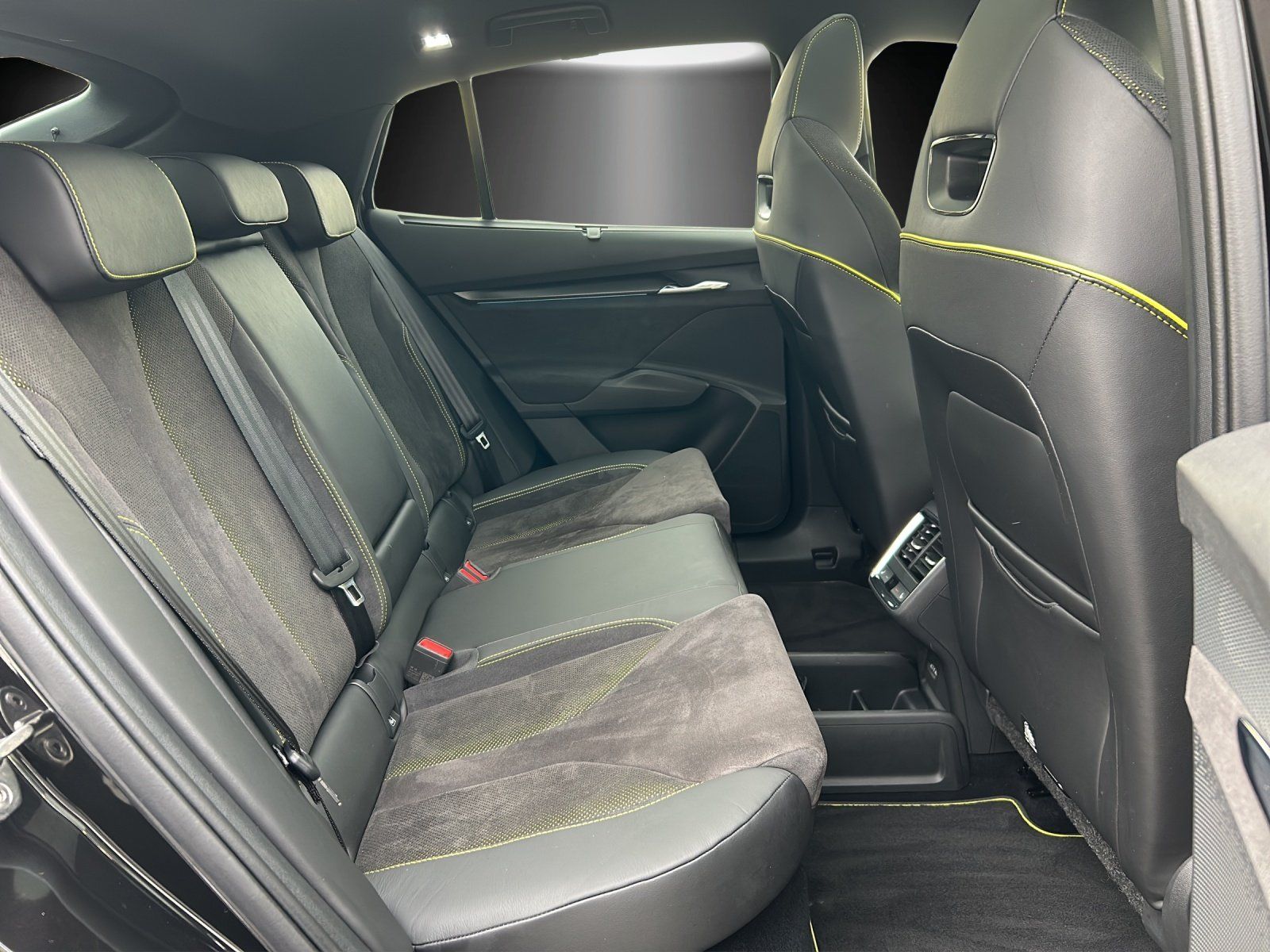 Fahrzeugabbildung SKODA Enyaq Coupé RS Lounge/AHK/PANO/KAMERA/WÄRMEPUMPE