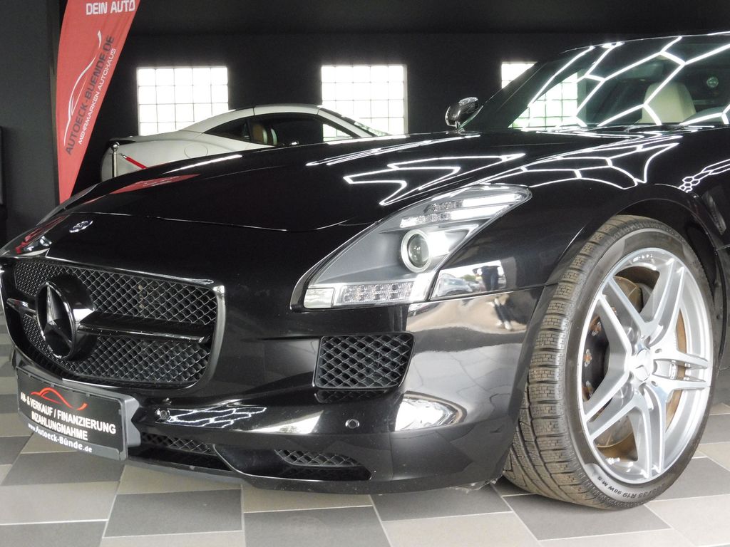 Mercedes-Benz SLS AMG