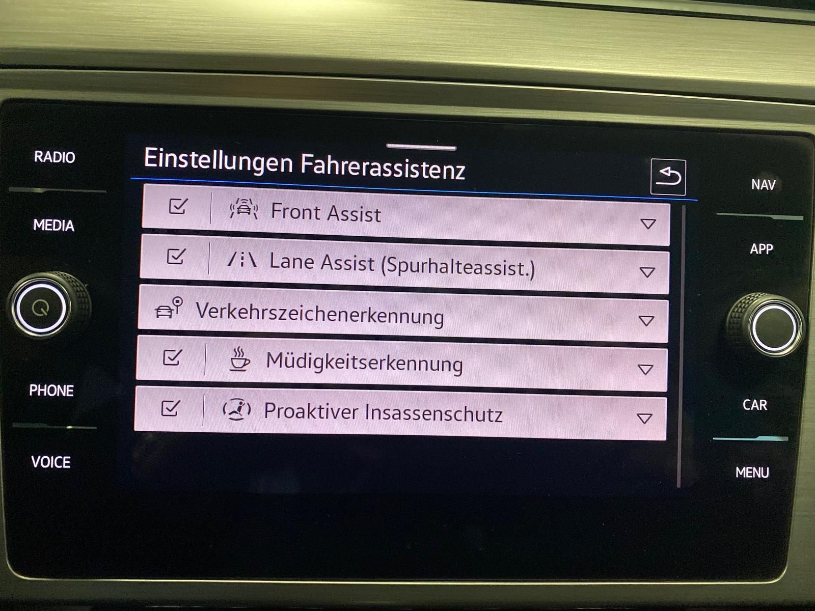 Fahrzeugabbildung Volkswagen Passat Variant 1.5 TSI DSG+APP+NAVI+SHZ+ALLWETT+