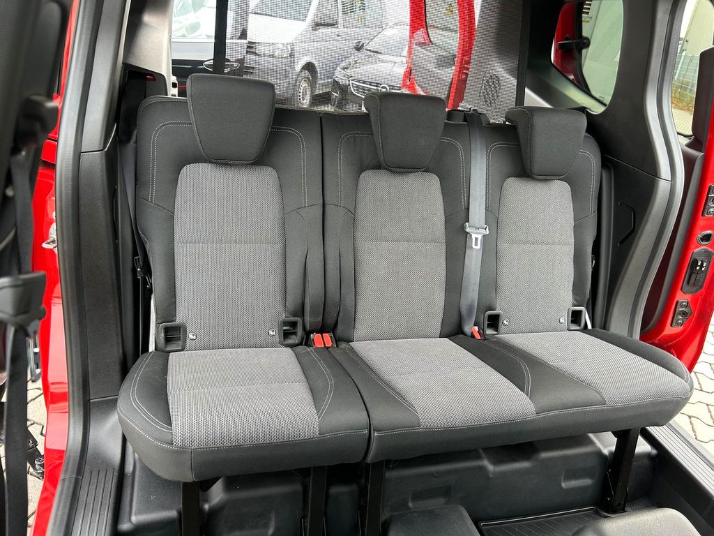 Car Image 21