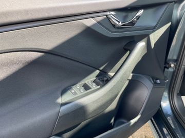 Fahrzeugabbildung SKODA Kamiq 1.0 TSI Ambition DSG Navi DAB Virtuell uvm