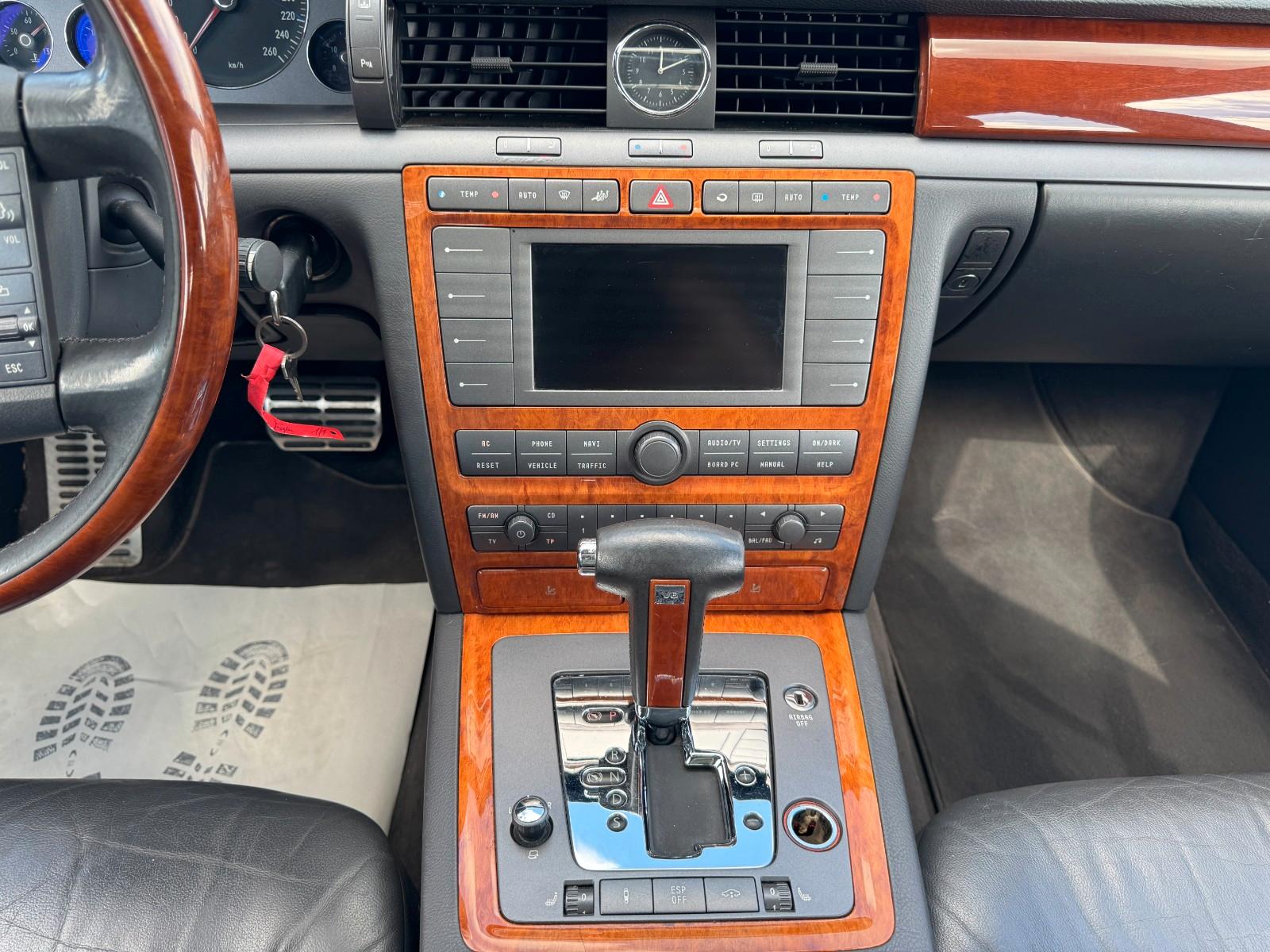 Volkswagen Phaeton 3.2 V6 SCHIEBEDACH SHZ NAVI XENON