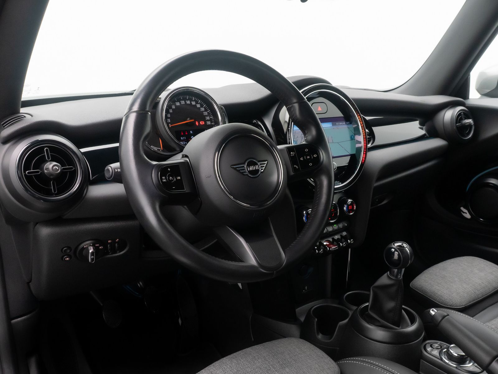 Fahrzeugabbildung MINI One Cabrio Classic Trim Komfort DAB Leder Sport