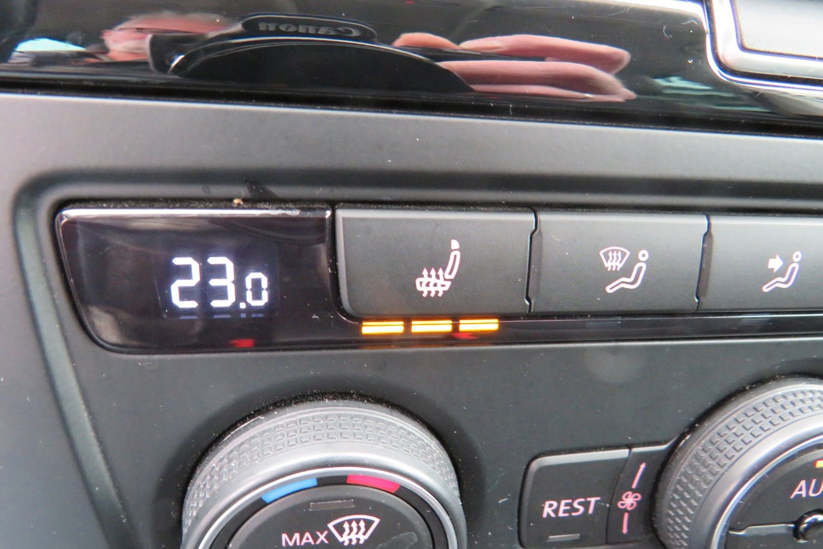 Fahrzeugabbildung Volkswagen Sharan Highline 7-SITZE AHK NAVI ACC 1.HAND