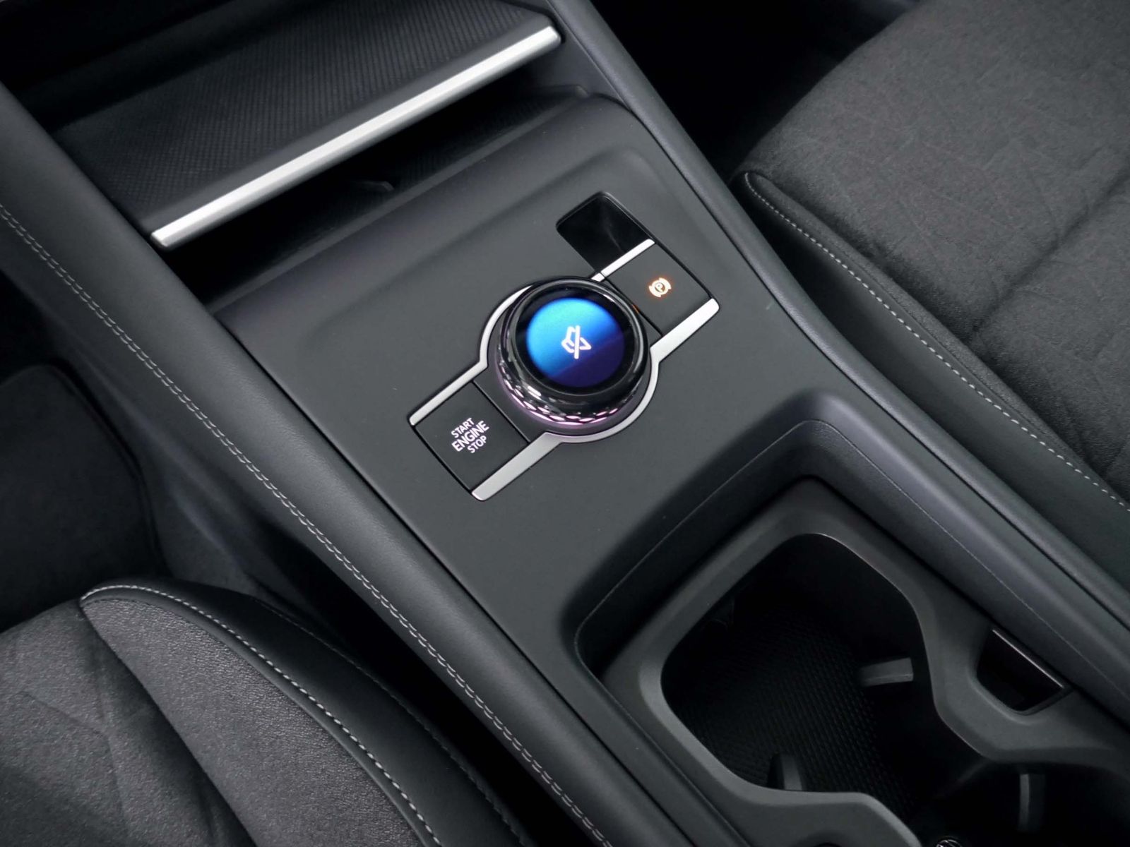 Fahrzeugabbildung Volkswagen Tiguan Life 2.0 TDI DSG | LED AHK RFK ACC