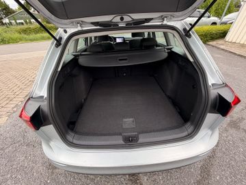 Volkswagen Golf - 9