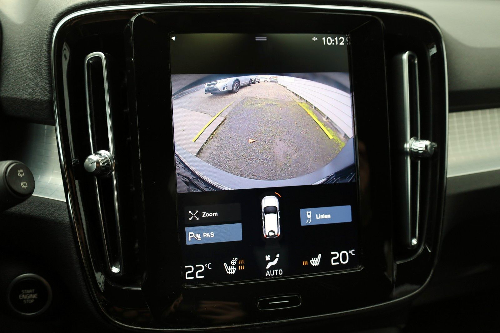 Fahrzeugabbildung Volvo XC40 Momentum Pro,Navi,LED,SH,Kamera,H&K,Carplay