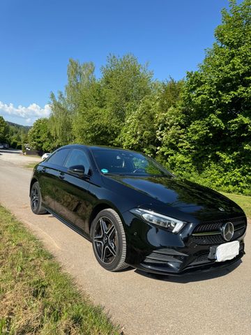 MERCEDES-BENZ A 250 e AMG 