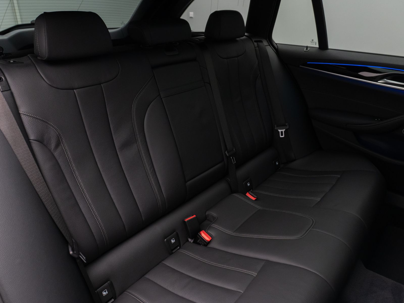 Fahrzeugabbildung BMW 540d xD M Sport Panoram Kamera Laser HUD H/K 19"
