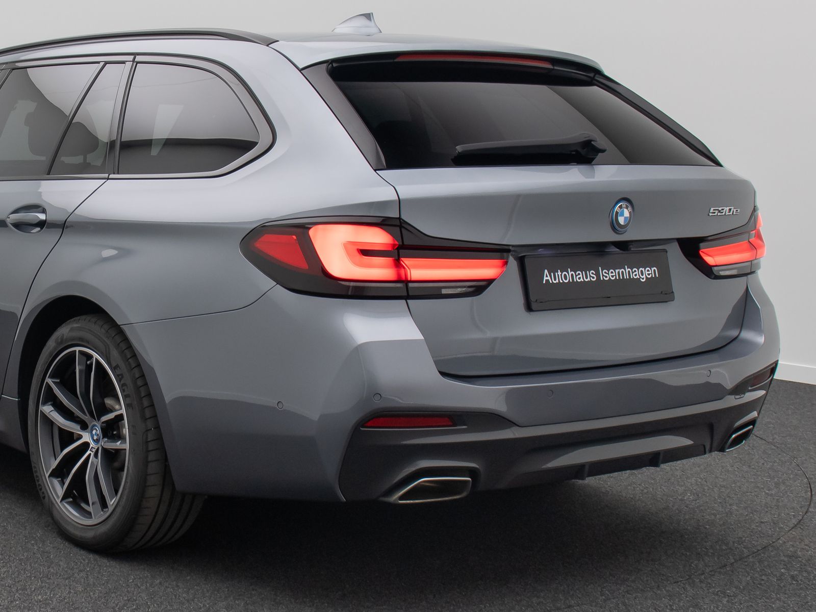 Fahrzeugabbildung BMW 530e M Sport DAB Kamera AHK Memory Alarm 18Zoll