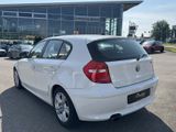 BMW 116 i/KLIMAANLAGE/PARKSENSOR/5-TÜRIG/SCHECKHEFT - BMW 116 aus 2011: 116i