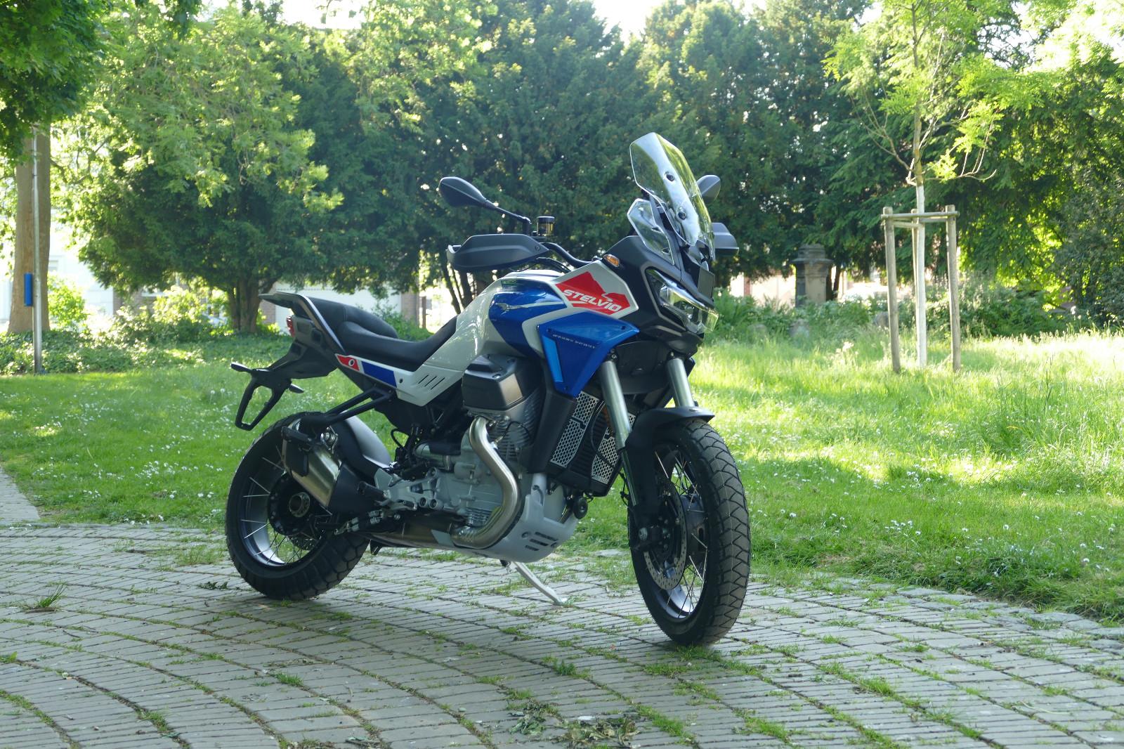 Moto Guzzi Stelvio Duecento Tributo