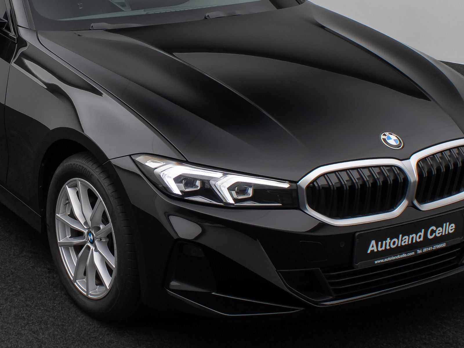 Fahrzeugabbildung BMW 318i DAB PDC Widscreen Geschwindigkeitsreg LED